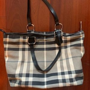 Burberry Classic Weekender/Work Tote (Authentic)